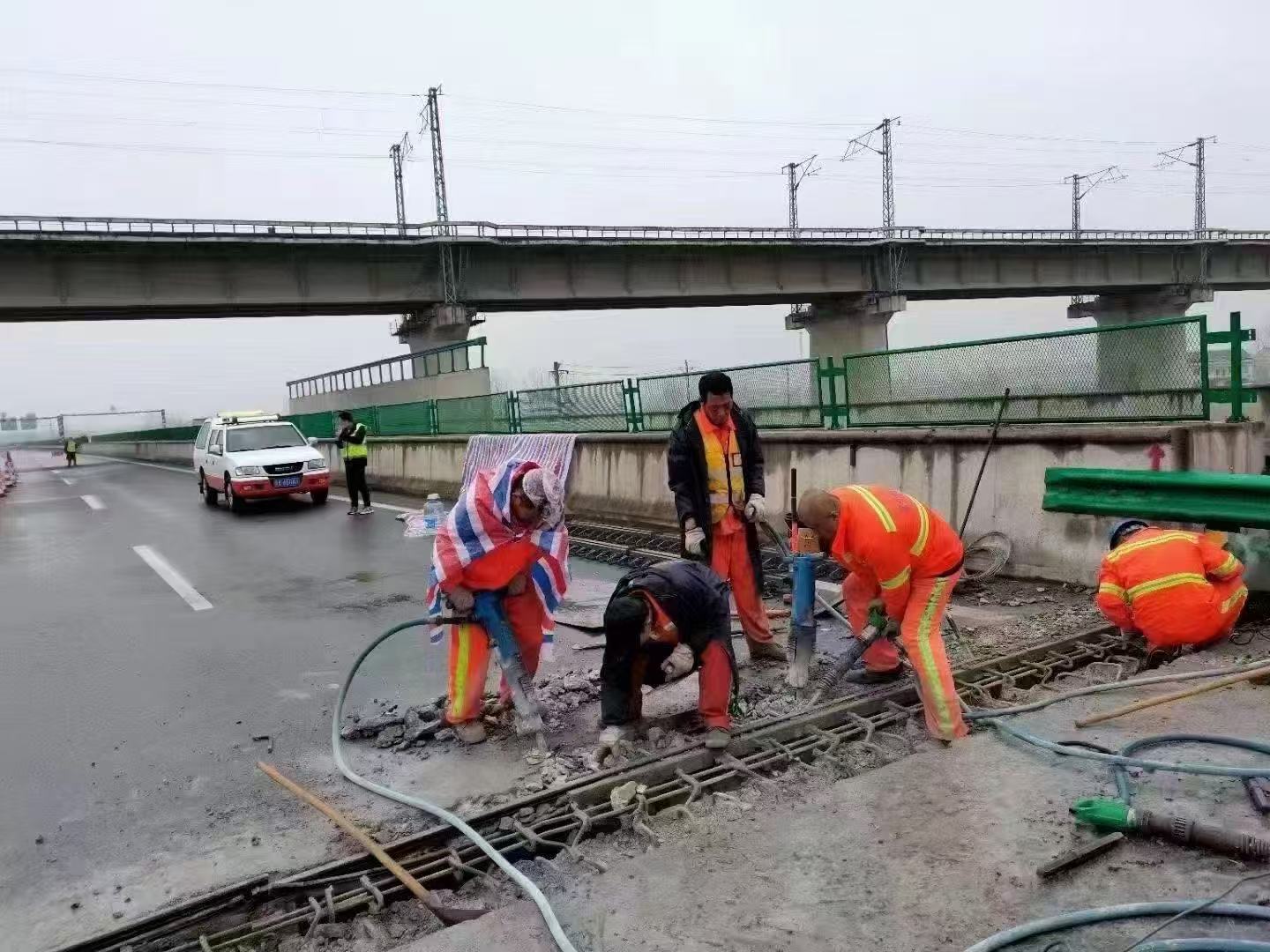 永泰桥梁伸缩缝抢修料